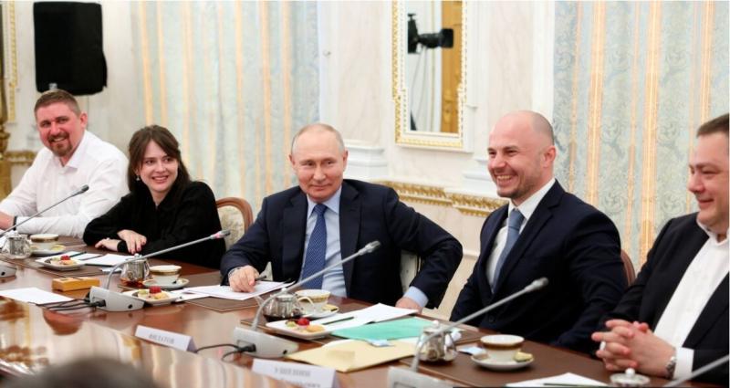 Vladimir Putin: Mislim, da vem, kje je general Zalužni