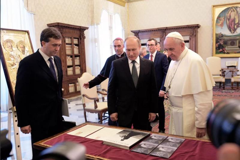 Moskva si bo zapomnila dobre odnose papeža Frančiška z Rusijo, je dejal ruski predsednik Vladimir Putin