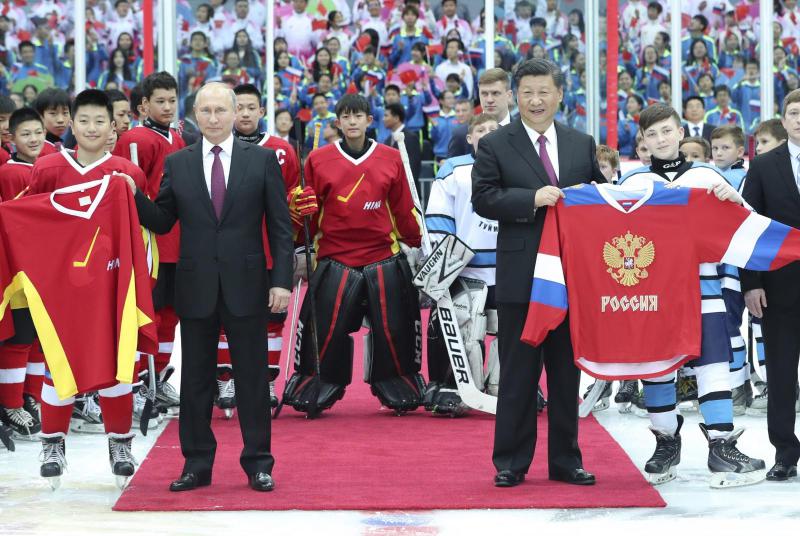 Zaradi pritiskov ZDA Kitajska vrača udarec - Xi Jinping in Vladimir Putin zdaj najboljša prijatelja