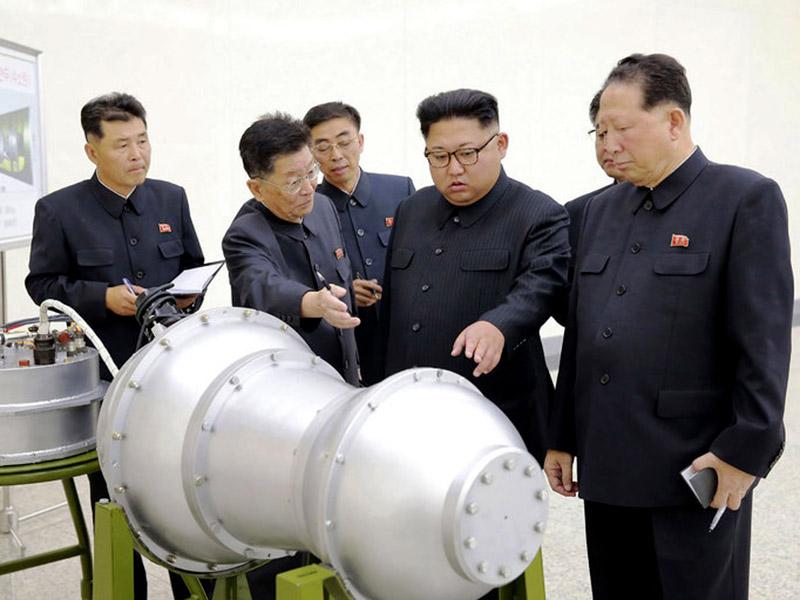Kim Jong-un: Severna Koreja mora biti pripravljena na osvoboditev in »okupacijo« Južne!