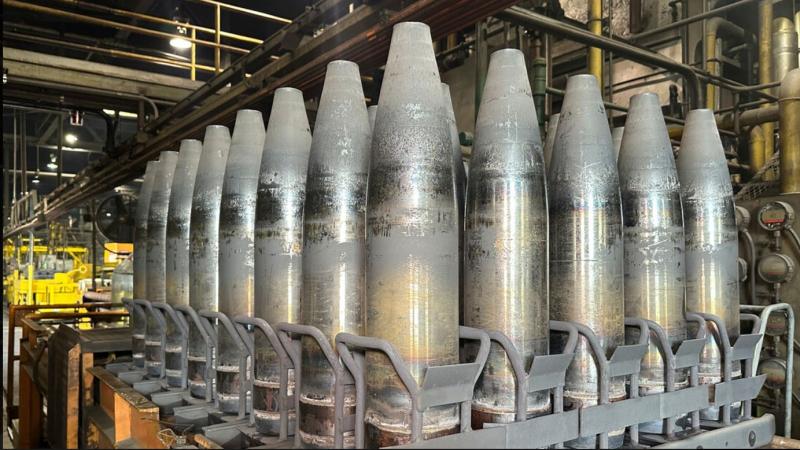Pentagon želi Kijevu poslati strelivo z belim fosforjem, Bela hiša pa zavrača