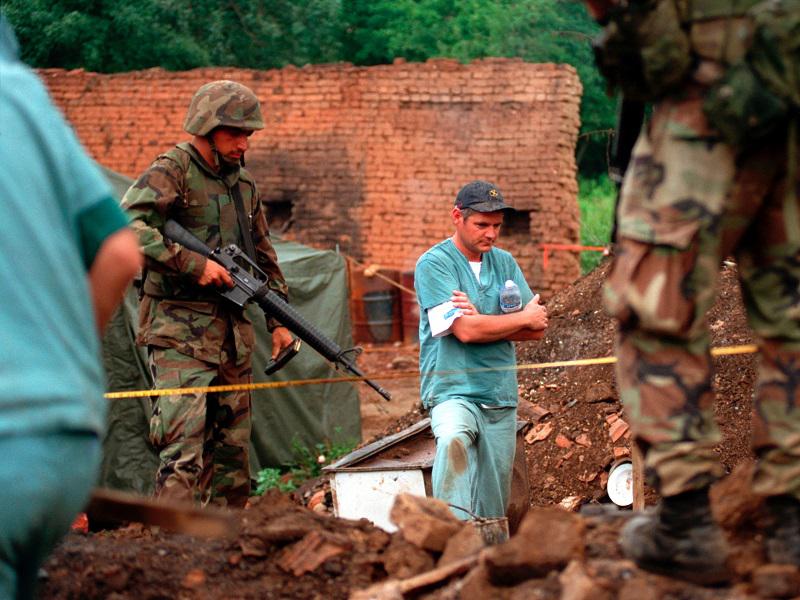 Kompromitirano sojenje: Veterani OVK prišli do seznamov prič, njihovih izjav in opisov hudih zločinov pripadnikov OVK