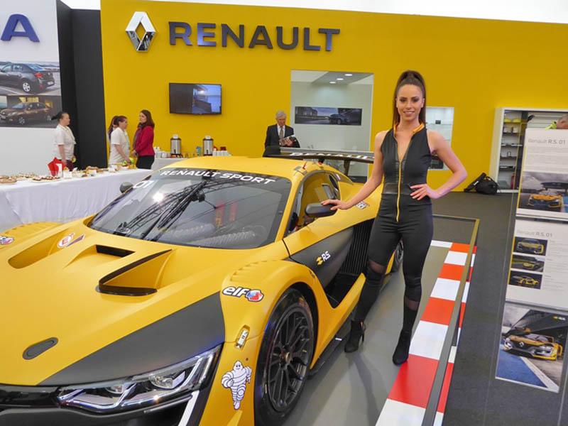 Renault v prvem polletju z rekordno prodajo