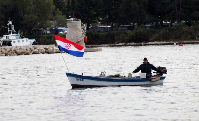 Koronavirus: Hrvaška že na rdečem seznamu, toda očitno je, da vlada kriterije arbitrarno spreminja