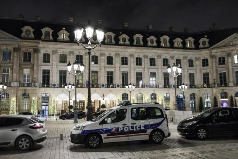 V Franciji v zvezi z ropom v hotelu Ritz obtožili tri ljudi