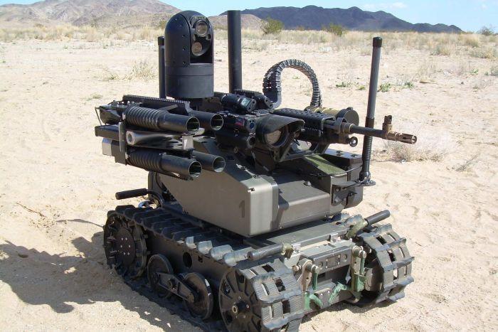 Strokovnjaki svarijo pred nevarnostjo robotskega orožja