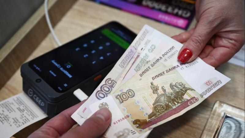 Celo sankcije ne morejo ničesar ruskemu gospodarstvu: Rubelj je najmočnejša valuta na svetu