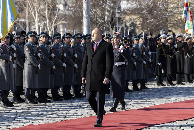 97 odstotkov Madžarov proti sankcijam Rusiji, bolgarski predsednik svari pred »jedrskim samouničenjem«