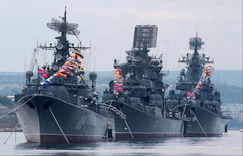 Ruske vojaške ladje prihajajo na Kubo: V Havano bo priplula tudi jedrska podmornica