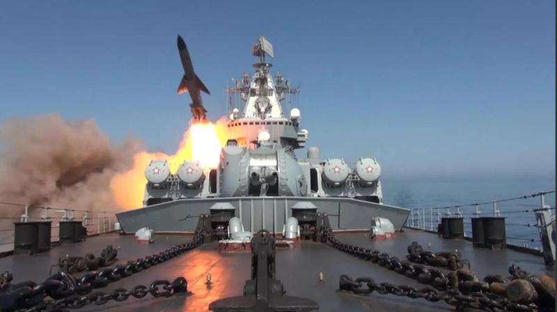 Ruske mornariške sile pripravljene prebiti pomorske blokade, NATO pripravlja provokacije