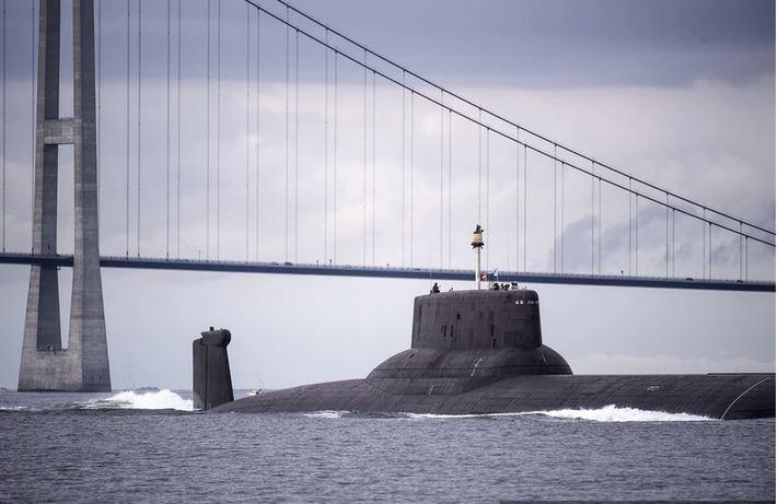 Putin se z Natom igra mačke in miši: Najboljša ruska jedrska podmornica vplula v Sredozemlje, njena naloga je le ena