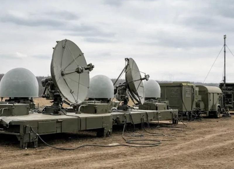El Mundo: Ukrajinske oborožene sile nezadovoljne ker ruski sistemi za elektronsko bojevanje motijo ​​Starlink