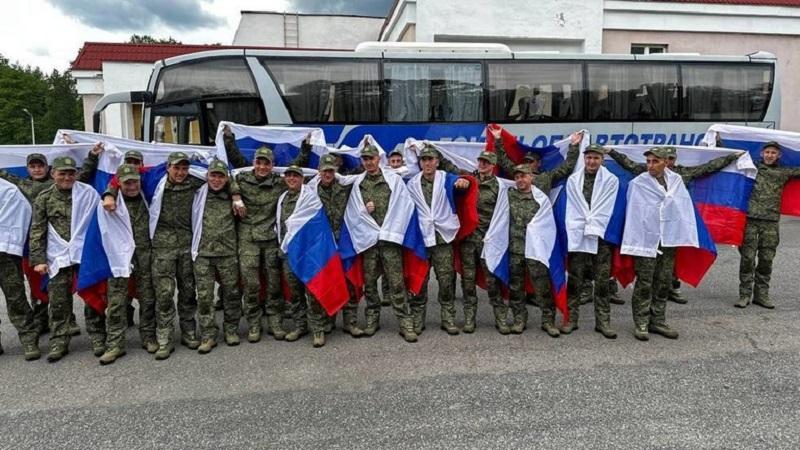 Ukrajina in Rusija izmenjali ujetnike, število izmenjanih trupel padlih vojakov pa ruši mite ukrajinske propagande