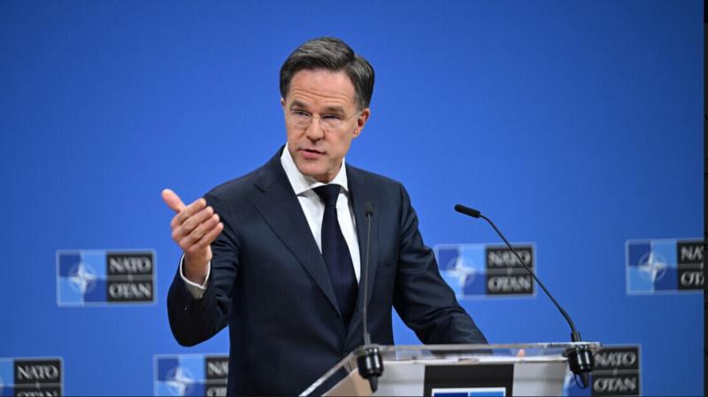 Rutte na izpitu: Da bi ugodil Trumpu, pritiska na obrambno industrijo EU