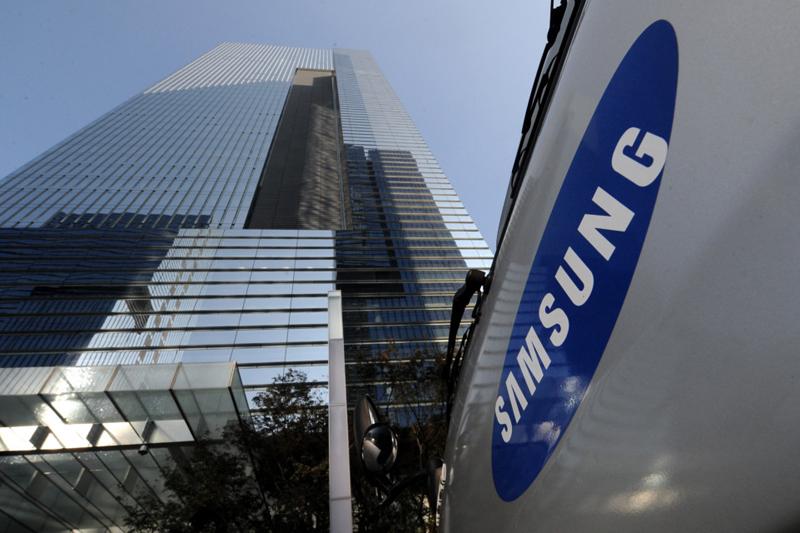 Samsung s 30-odstotnim padcem dobička iz poslovanja