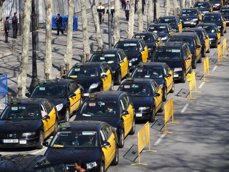 Španski taksisti zaradi Uberja in Cabifyja danes stavkajo
