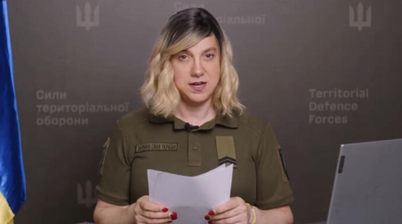 Odpuščeni transspolni tiskovni predstavnik ukrajinske vojske ponavlja grožnje novinarjem
