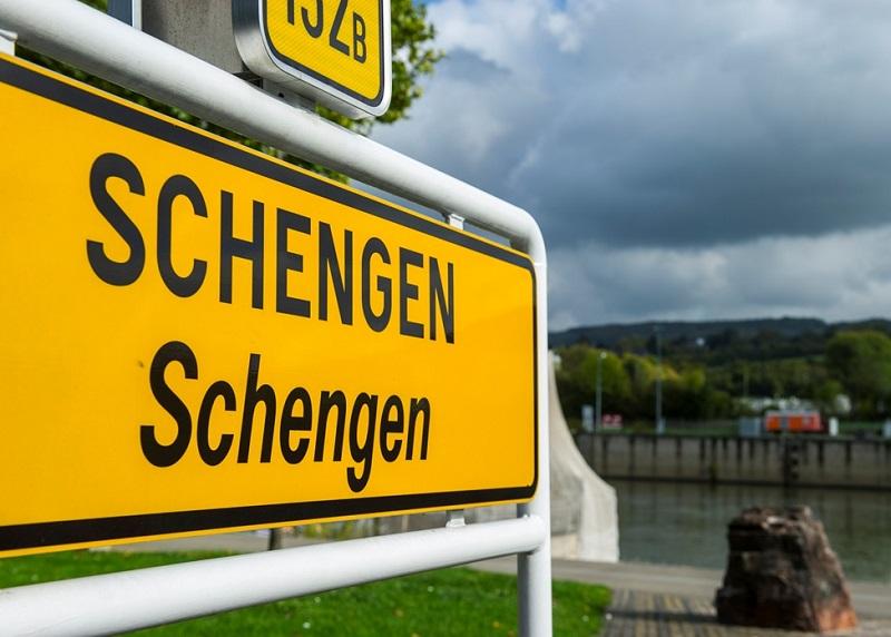 Avstrija se za krmilom EU osredotoča na zunanjo schengensko mejo