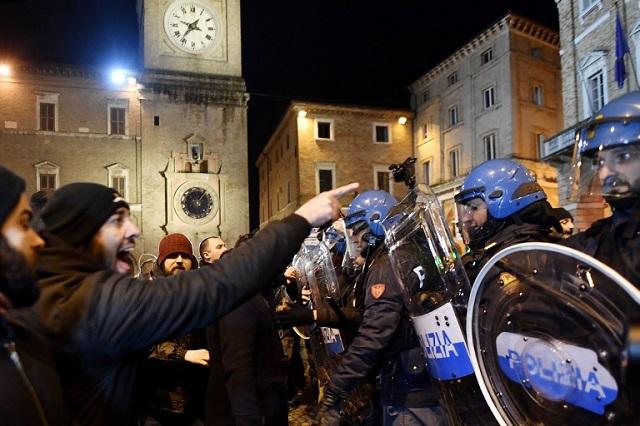 V italijanski Macerati teden dni po napadu shod proti fašizmu