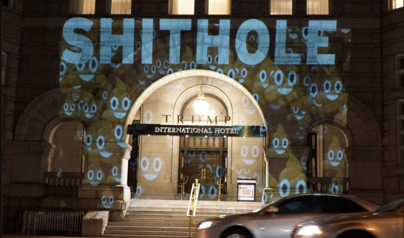 Prestižni hotel Donalda Trumpa v Washingtonu je postal »usrana luknja«