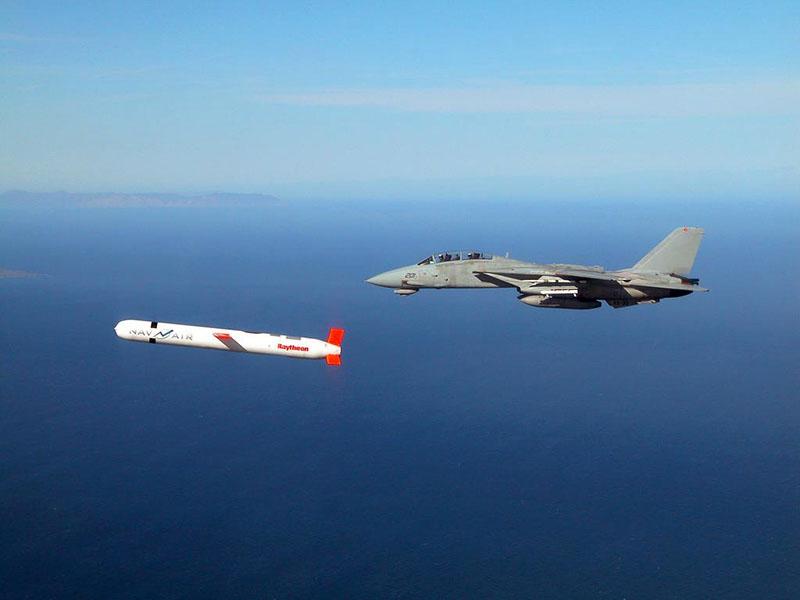 Je bil ameriški napad na Iran lažen? Ni dokazov, da so bili bombniki B-2 sploh uporabljeni in bunkerji uničeni!