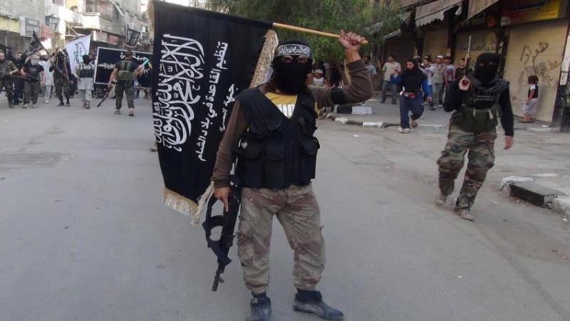 Zakaj se tujci pridružujejo terorističnim skupinam v Siriji?