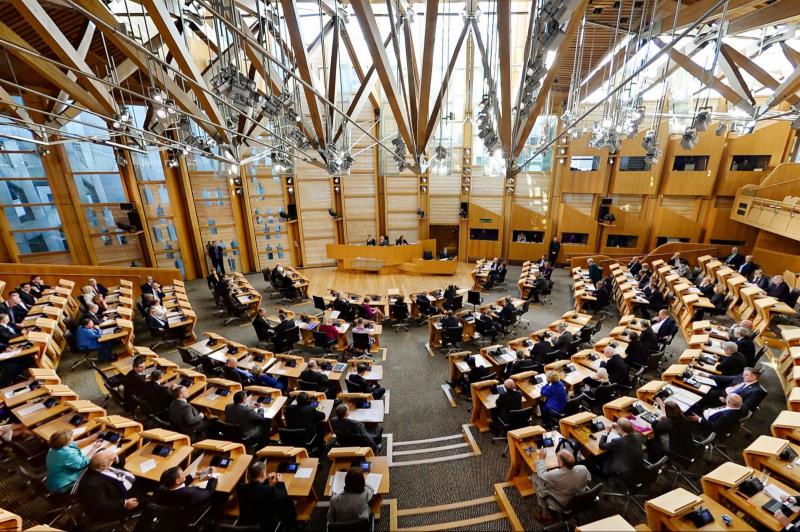 Škotski parlament podprl novi referendum o samostojnosti Škotske 