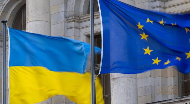 Washington in London pritiskata na Evropsko unijo: Ukrajino čim prej sprejmite v EU!