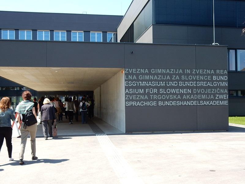 Narodni svet koroških Slovencev o ukinitvi dvojezičnega šolstva: Pred 60-imi leti »najhujši udarec za manjšino«