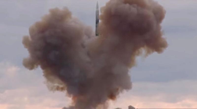 Temu meteoritu ni mogoče uiti: Rusija pripravlja izstrelitev nove hiperzvočne jedrske rakete
