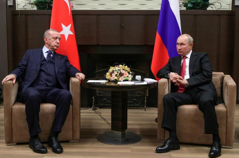 Zakaj je Putin Erdoğanu svetoval, naj prejme rusko cepivo Sputnik V