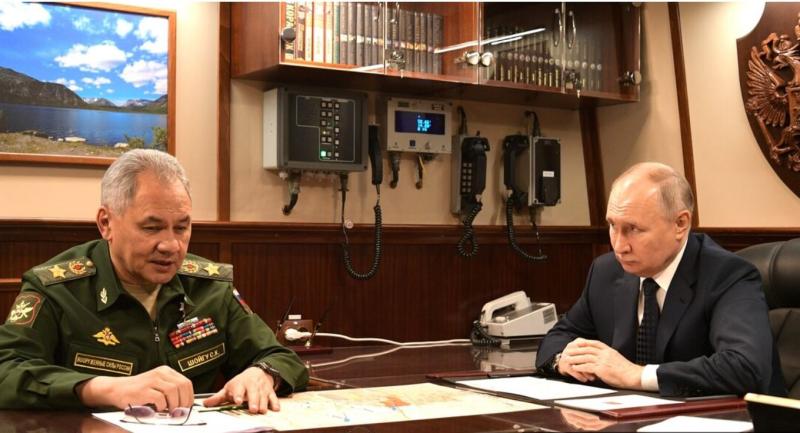 »Marinka popolnoma osvobojena!« Putin: »Zasluži si odličje, uničil je pet tankov in 23 bojnih vozil«