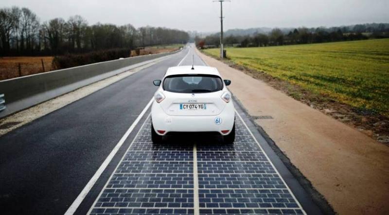 Francija s prvo solarno avtocesto na svetu
