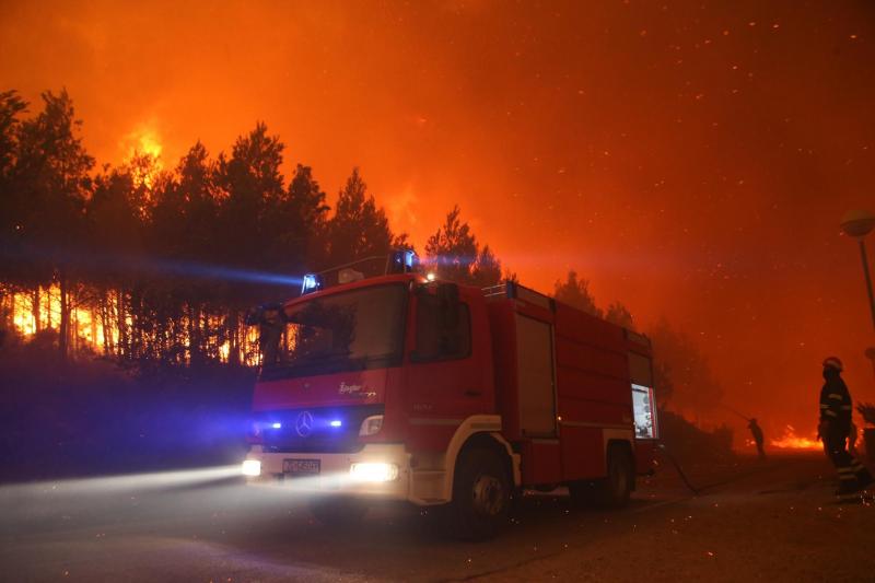 Požar se širi tudi po Splitu 