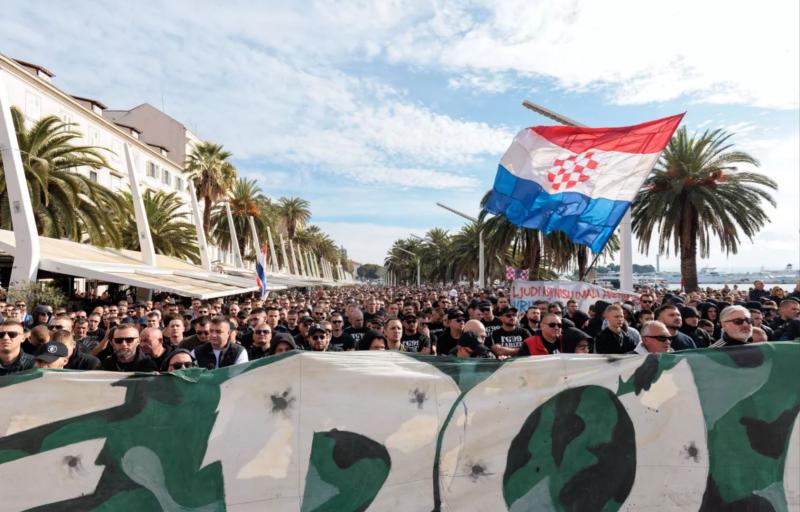 »’Za dom spremni*’, kot v času nacistične NDH!« V Ustašolandiji se vrstijo ostudni neonacistični napadi na Srbe