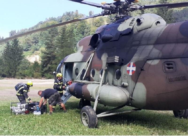 Poplave v službi propagande: Nekaterim državam javne zahvale premiera za pomoč, drugim pa le medijski mrk