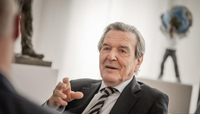 »Spiegel«: Schröder želi pričati o aferi Severni tok 2