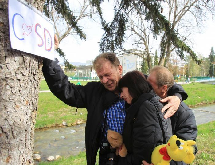 Odvetnik babice dečkov napovedal odškodninsko tožbo proti varuhu človekovih pravic
