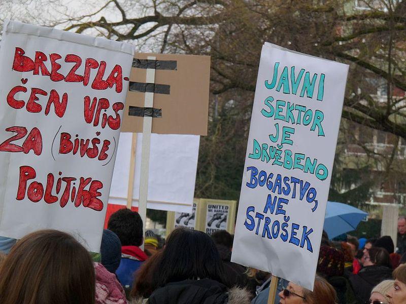Zakon o ukrepih v javnem sektorju na odboru DZ, v delu koalicije še pričakujejo pojasnila