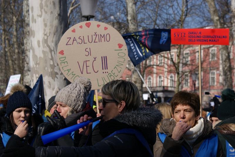 Sviz ministra Peršaka opozarja na kršitev kolektivne pogodbe