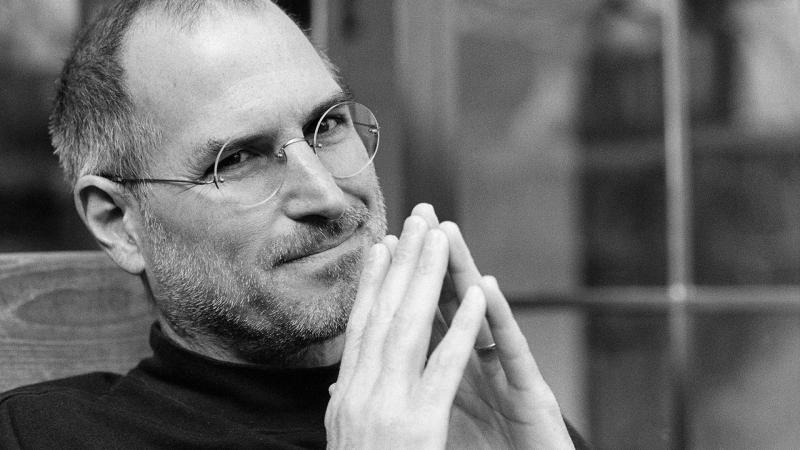 Apple bo predstavil novo generacijo mobilnikov Iphone za 1400 dolarjev