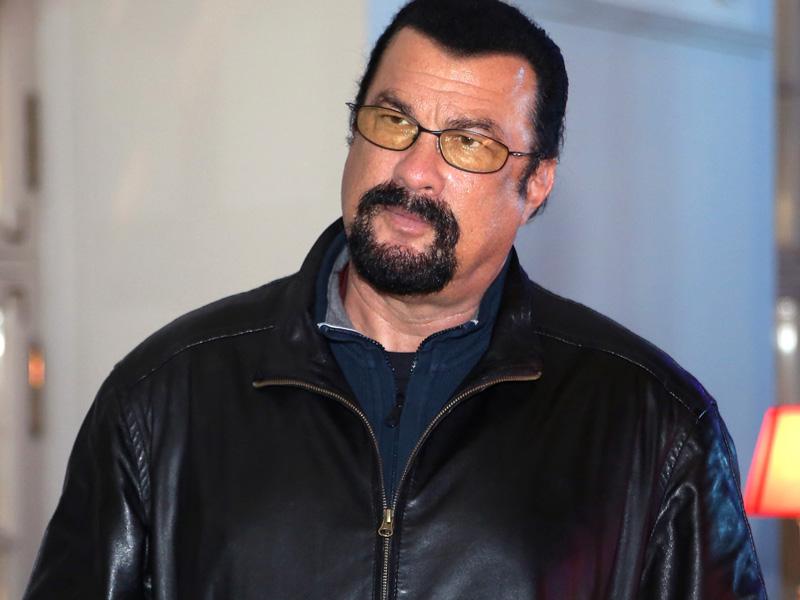 Filmski pretepač Steven Seagal znova obtožen spolnega napada