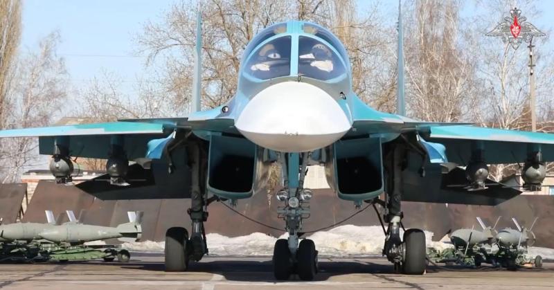 Delovanje ruskih večnamenskih bojnih letal Su-34  (VIDEO)