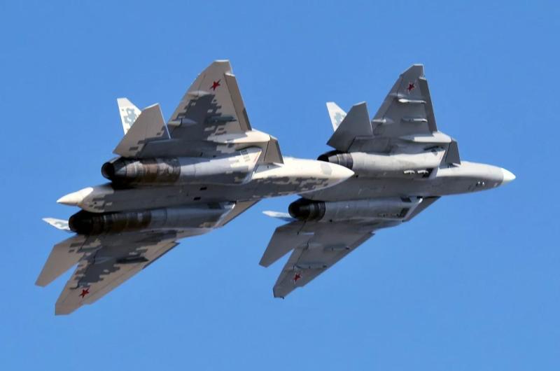 Su-57 z dvema pilotoma: Ruski odgovor na vojne prihodnosti