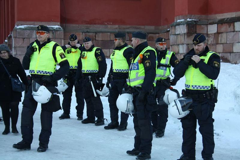 V Stockholmu dva ranjena v eksploziji pred postajo podzemne železnice