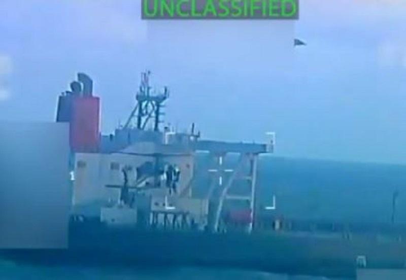 Pirati in vojni zločinci našega časa: ZDA zasegle tanker, ki naj bi prevažal nafto iz Venezuele in Irana