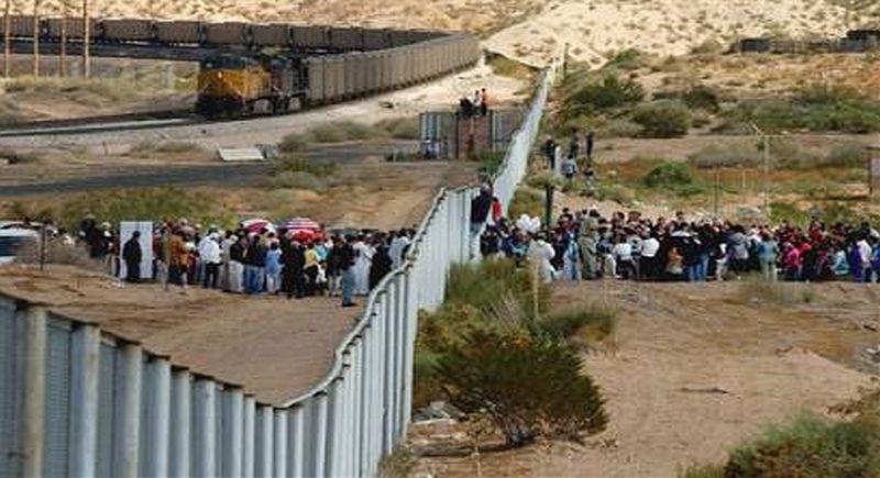 Trump bi na meji z Mehiko v zid postavil še okno
