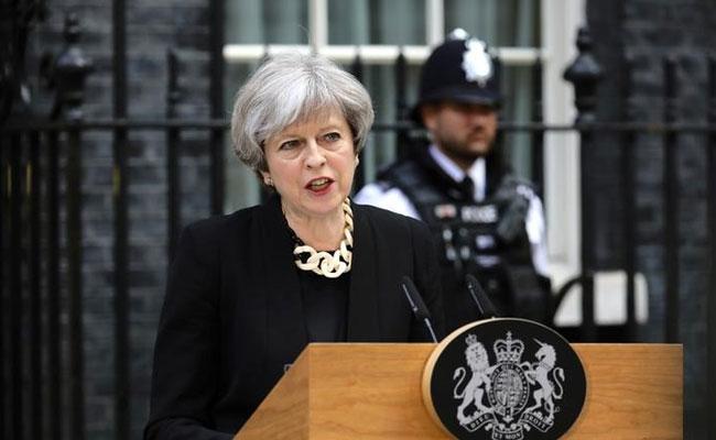 V Veliki Britaniji se po napadu nadaljuje volilna kampanja
