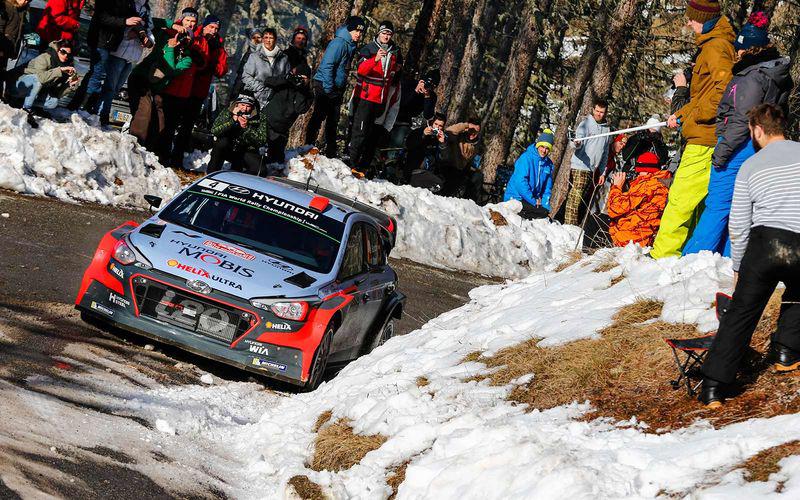 Neuville vodi na reliju Monte Carlo