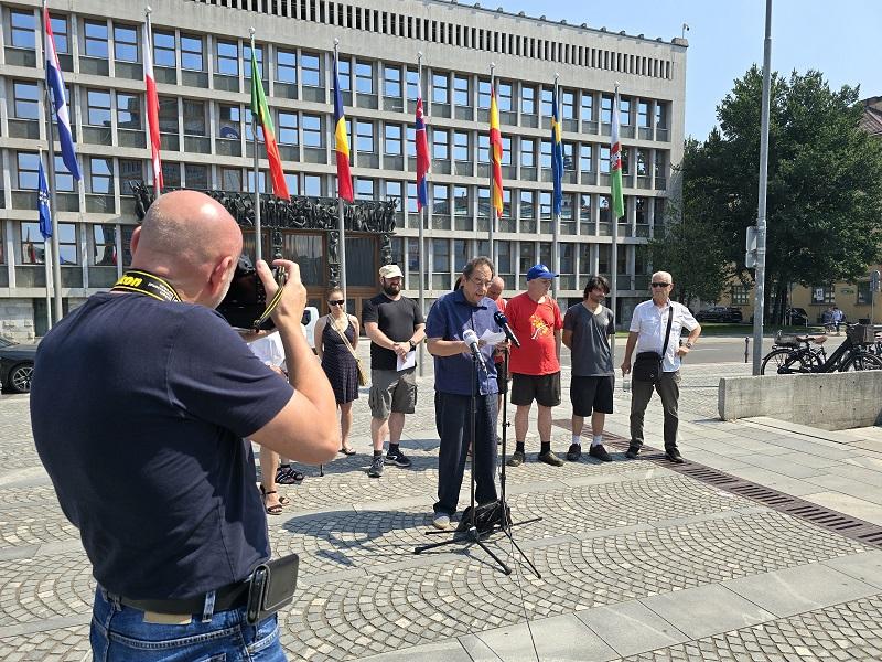Zamolčano: »Denar, ki ga pošiljajo za orožje, bomo zlahka porabili doma, pri sanaciji škode po lanskoletnih poplavah!«